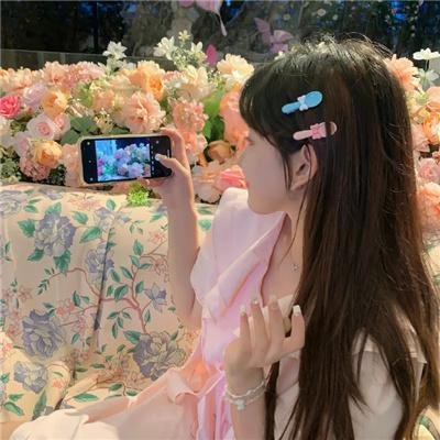 赛马女孩